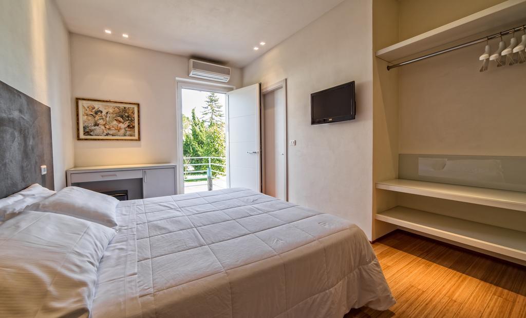 Hotel Country House La Radice Civitanova Marche Room photo